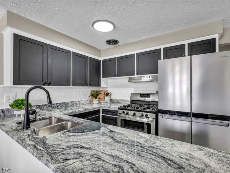 7366 Primrose Drive, Mentor on the Lake, OH 44060 Photo 16