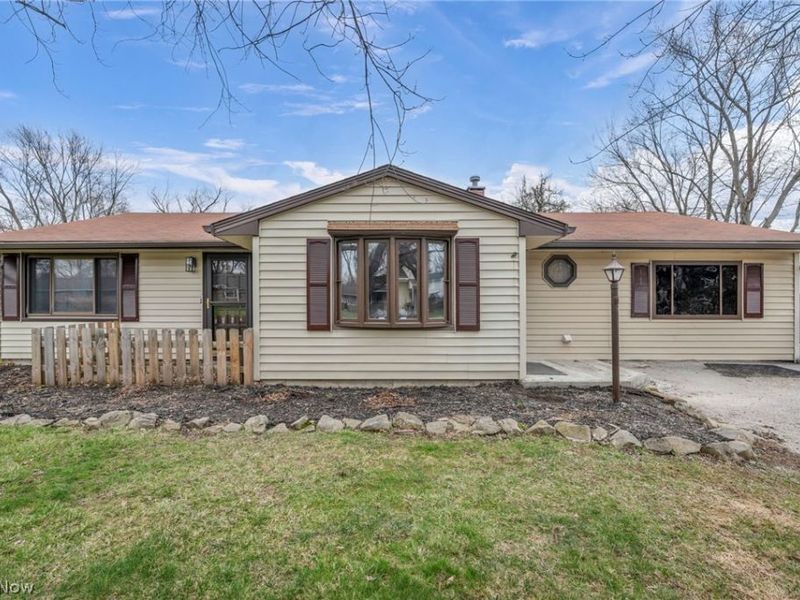 7366 Primrose Drive, Mentor on the Lake, OH 44060 Photo 3