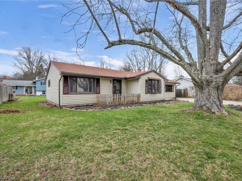 7366 Primrose Drive, Mentor on the Lake, OH 44060 Photo 4