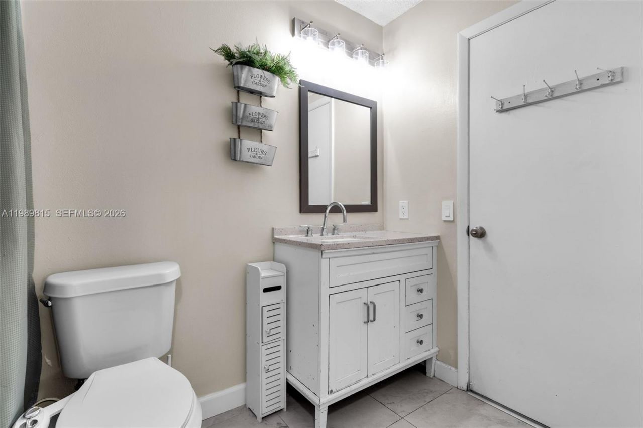 2690 W 76th St , Unit 104, Hialeah, FL 33016 Photo