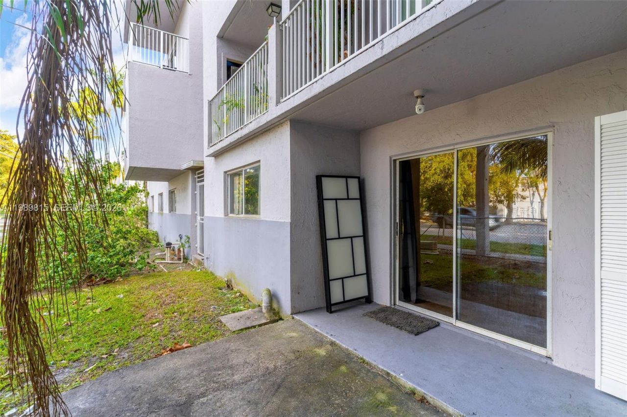 2690 W 76th St , Unit 104, Hialeah, FL 33016 Photo