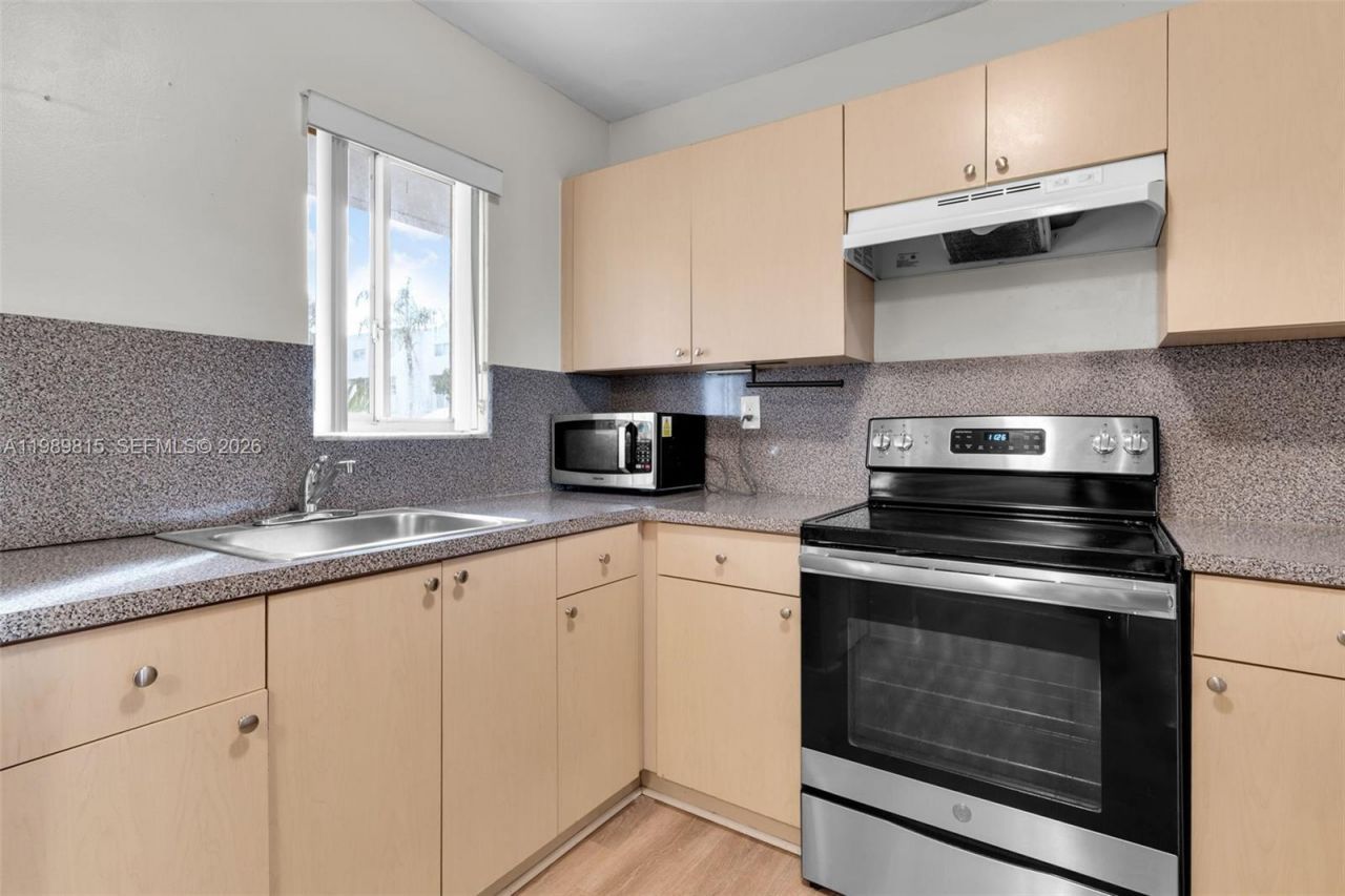 2690 W 76th St , Unit 104, Hialeah, FL 33016 Photo