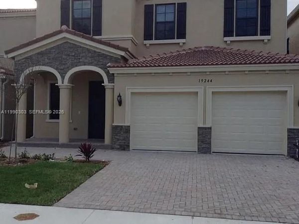 19244 NE 9th Pl , Miami, FL 33179