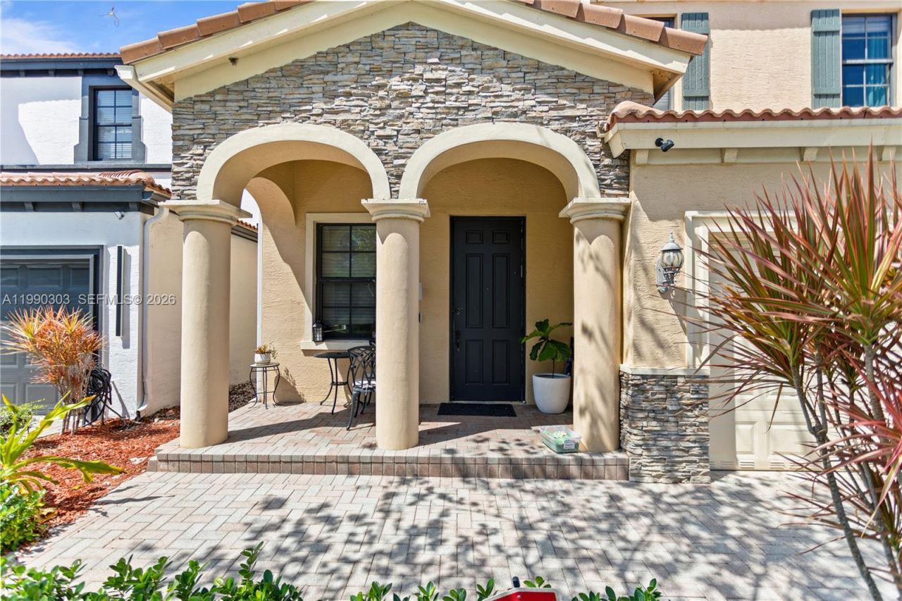 19244 NE 9th Pl, Miami, FL 33179 Photo