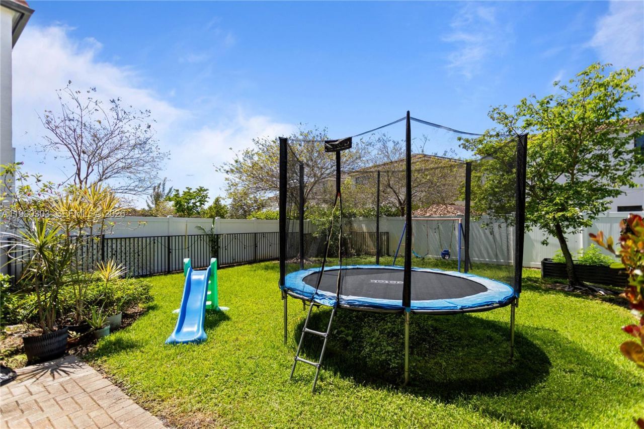 19244 NE 9th Pl, Miami, FL 33179 Photo