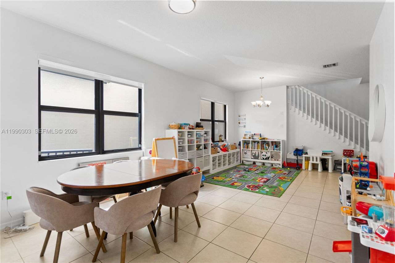 19244 NE 9th Pl, Miami, FL 33179 Photo