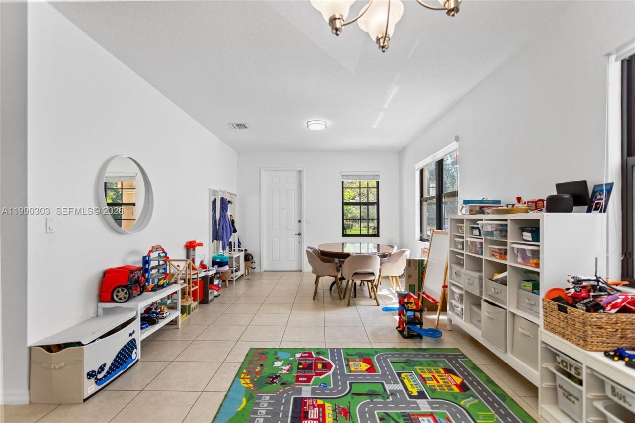 19244 NE 9th Pl, Miami, FL 33179 Photo