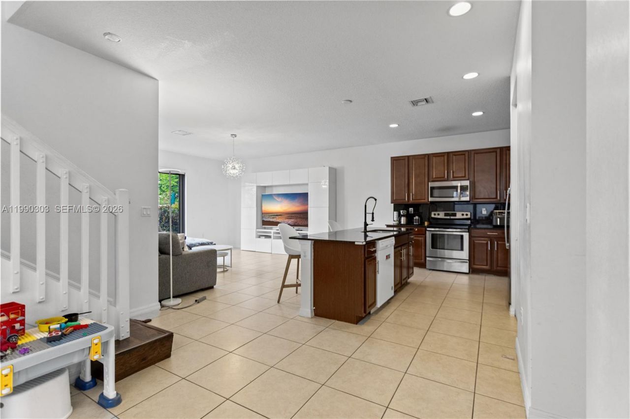 19244 NE 9th Pl, Miami, FL 33179 Photo