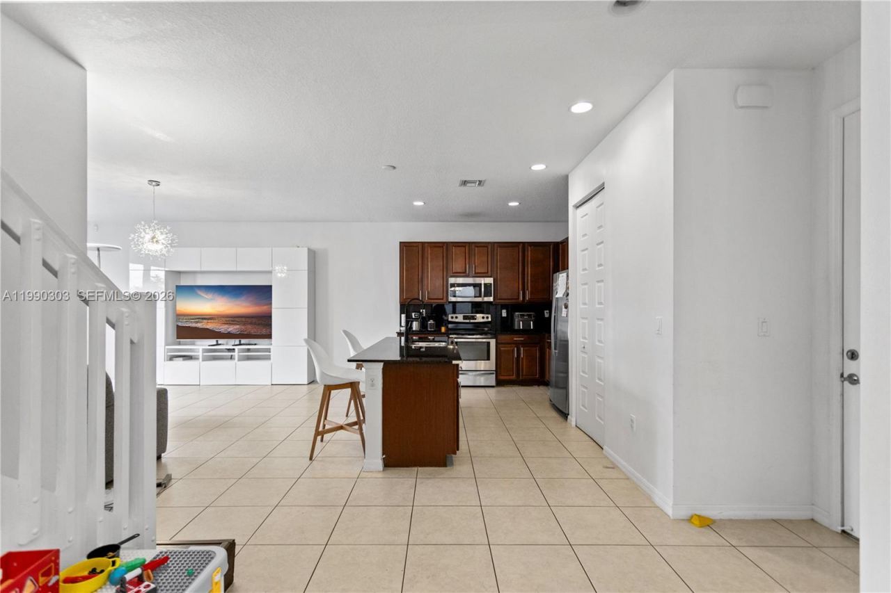 19244 NE 9th Pl, Miami, FL 33179 Photo