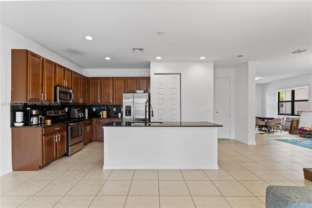 19244 NE 9th Pl, Miami, FL 33179 Photo