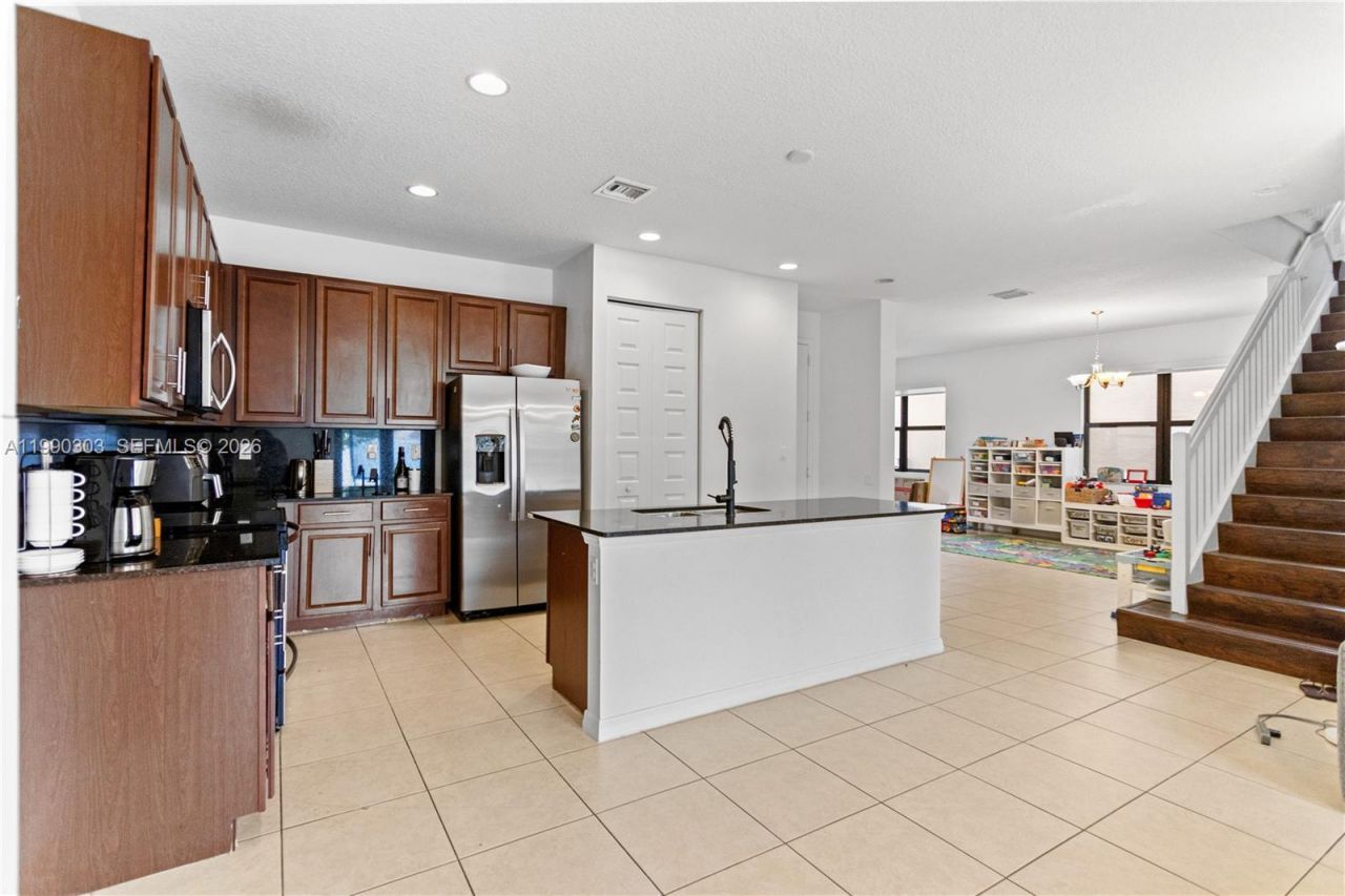 19244 NE 9th Pl, Miami, FL 33179 Photo