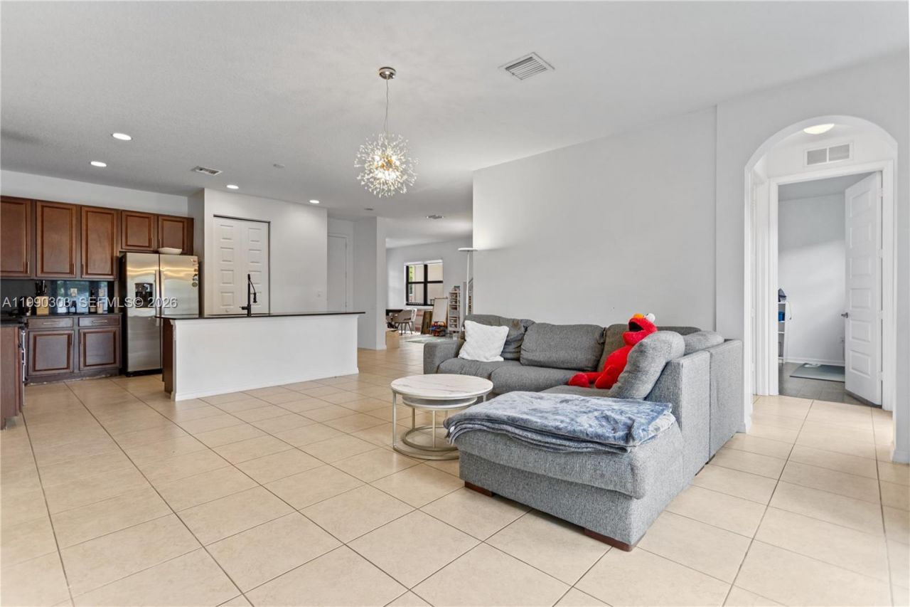 19244 NE 9th Pl, Miami, FL 33179 Photo