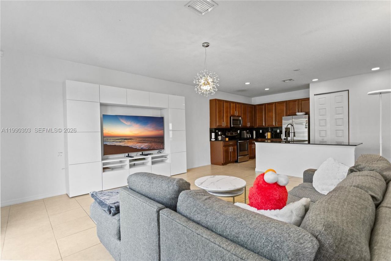 19244 NE 9th Pl, Miami, FL 33179 Photo