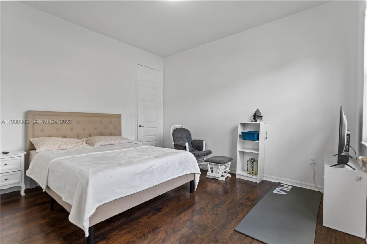 19244 NE 9th Pl, Miami, FL 33179 Photo