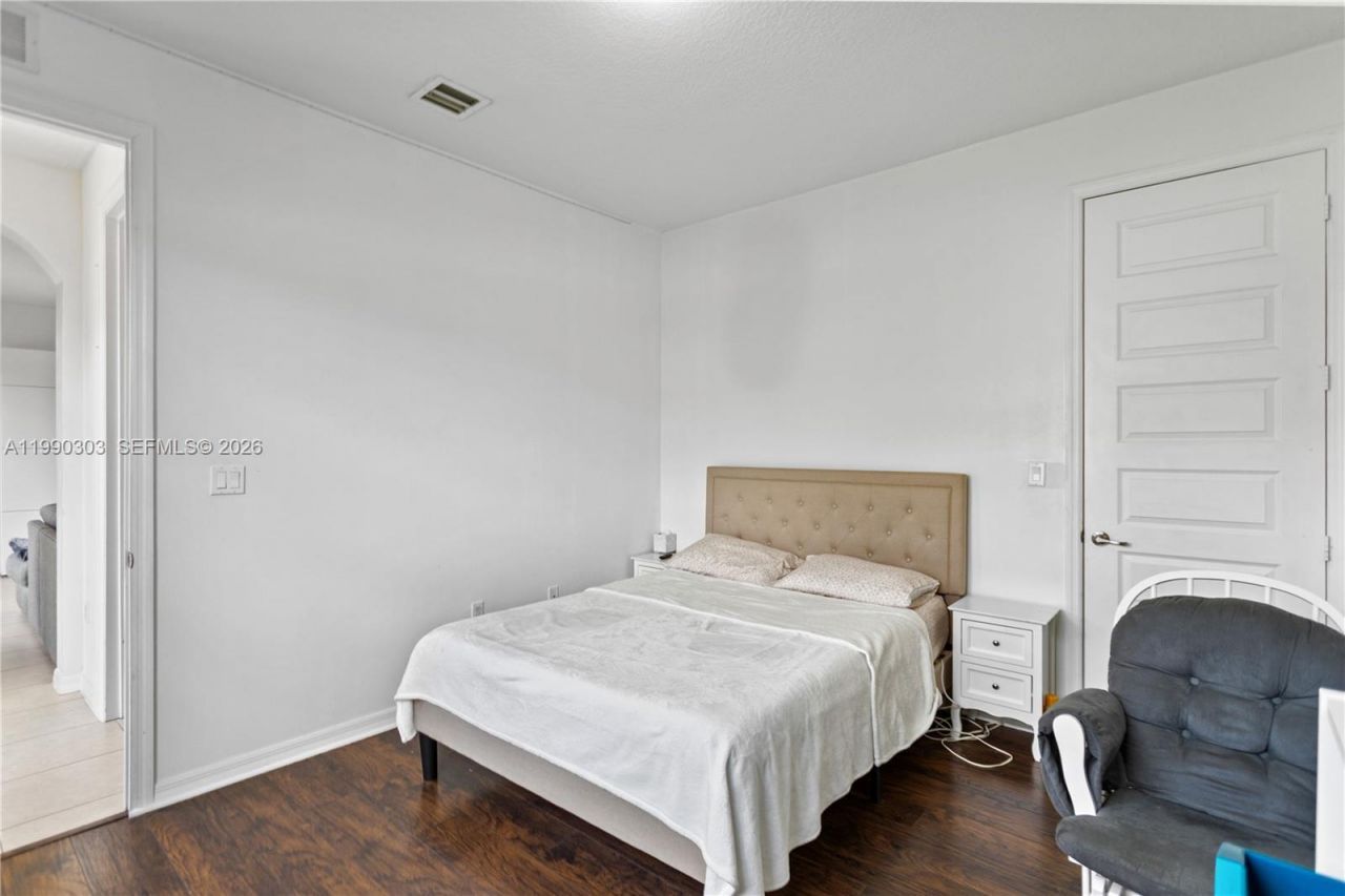 19244 NE 9th Pl, Miami, FL 33179 Photo