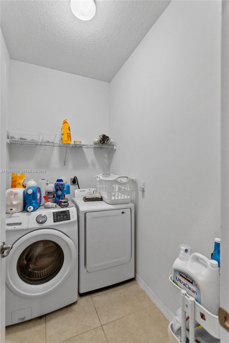 19244 NE 9th Pl, Miami, FL 33179 Photo