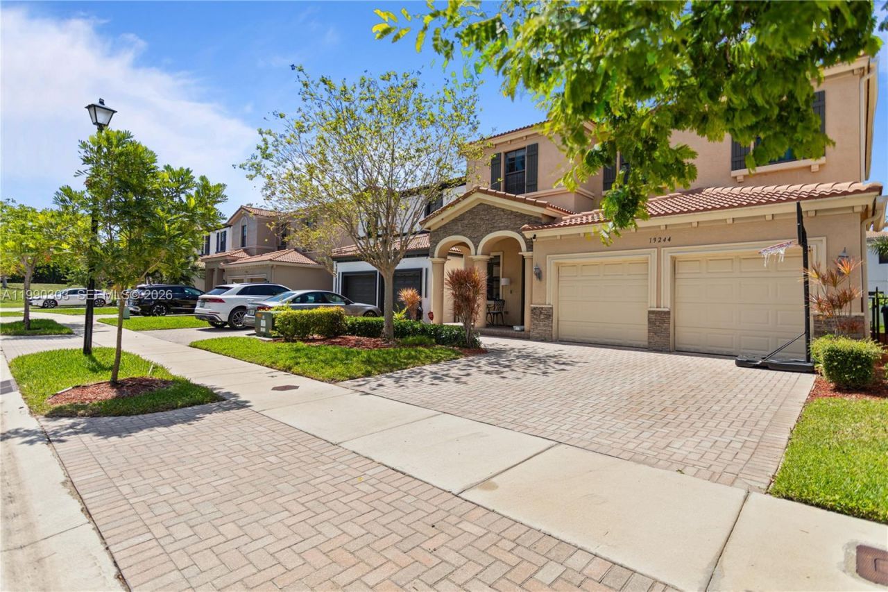 19244 NE 9th Pl, Miami, FL 33179 Photo