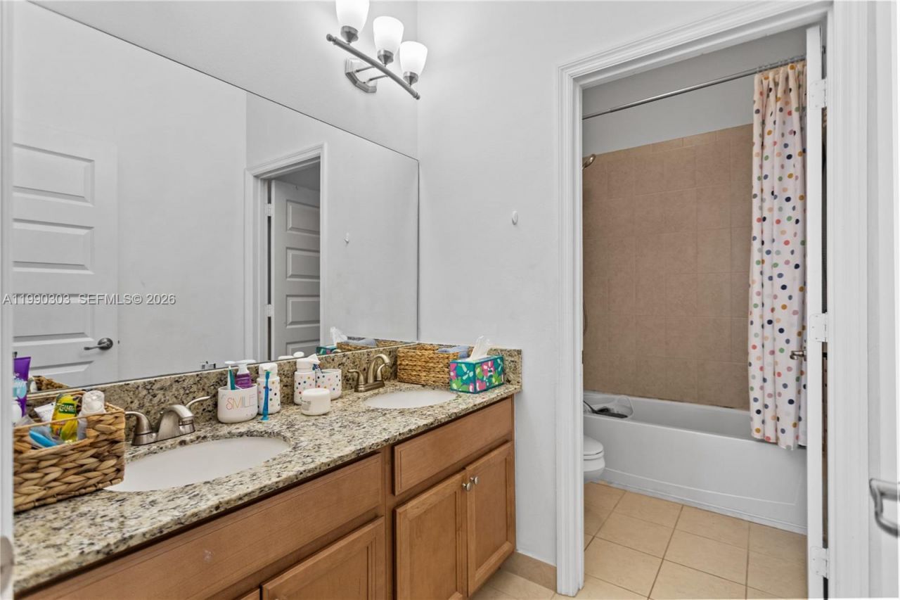 19244 NE 9th Pl, Miami, FL 33179 Photo