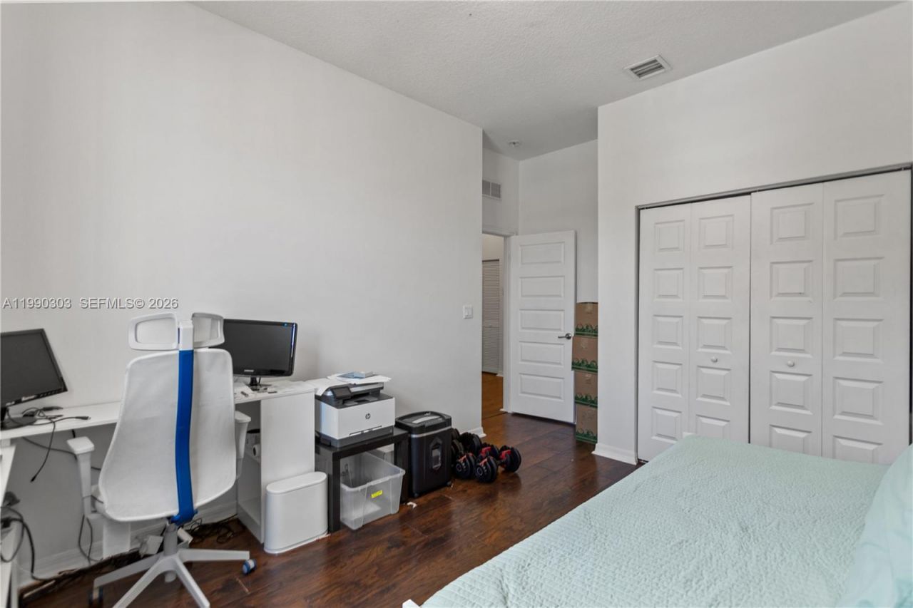 19244 NE 9th Pl, Miami, FL 33179 Photo