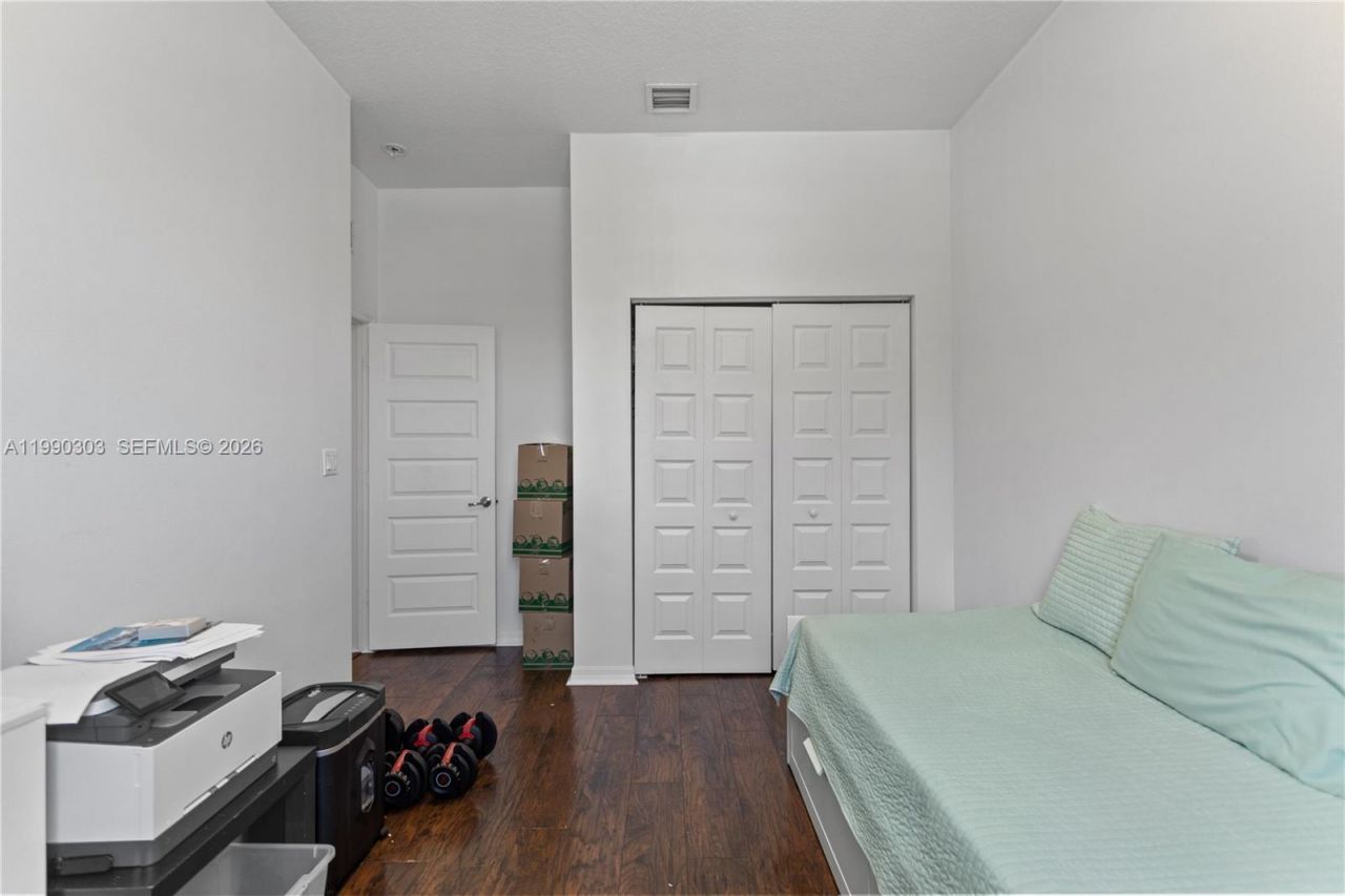 19244 NE 9th Pl, Miami, FL 33179 Photo