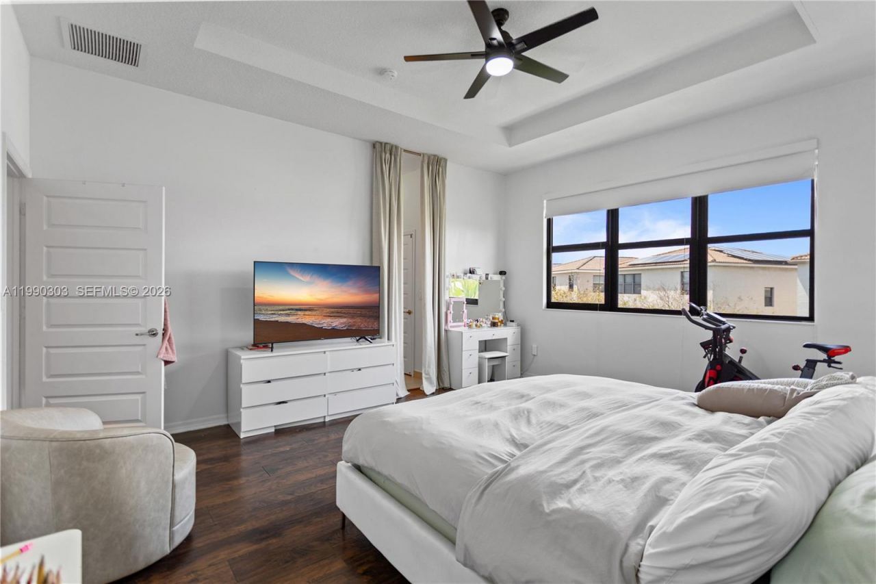 19244 NE 9th Pl, Miami, FL 33179 Photo