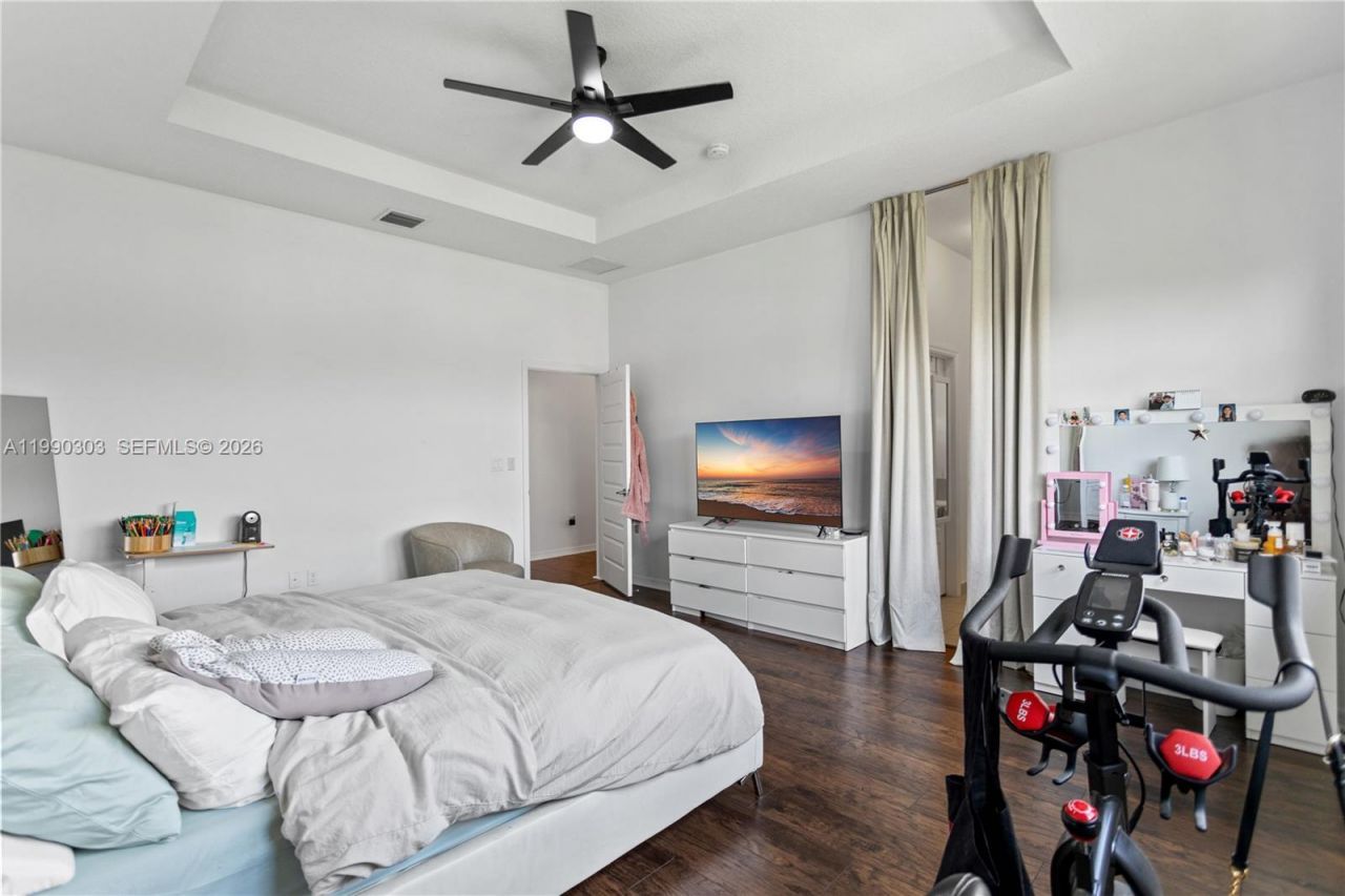 19244 NE 9th Pl, Miami, FL 33179 Photo