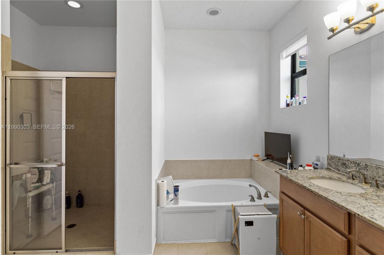 19244 NE 9th Pl, Miami, FL 33179 Photo