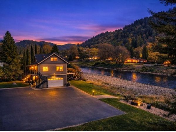 461 Fielder Lane, Grants Pass, OR 97526