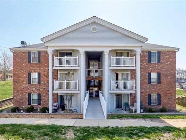 1936 Marine Terrace Drive, Unit J, Unincorporated, MO 63146