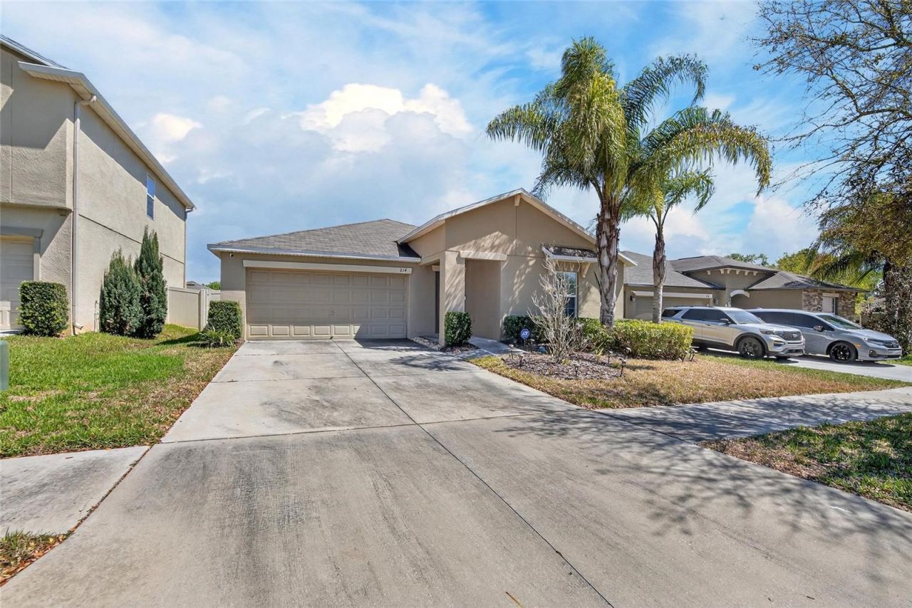 214 English Channel Place, Dover, FL 33527 Photo