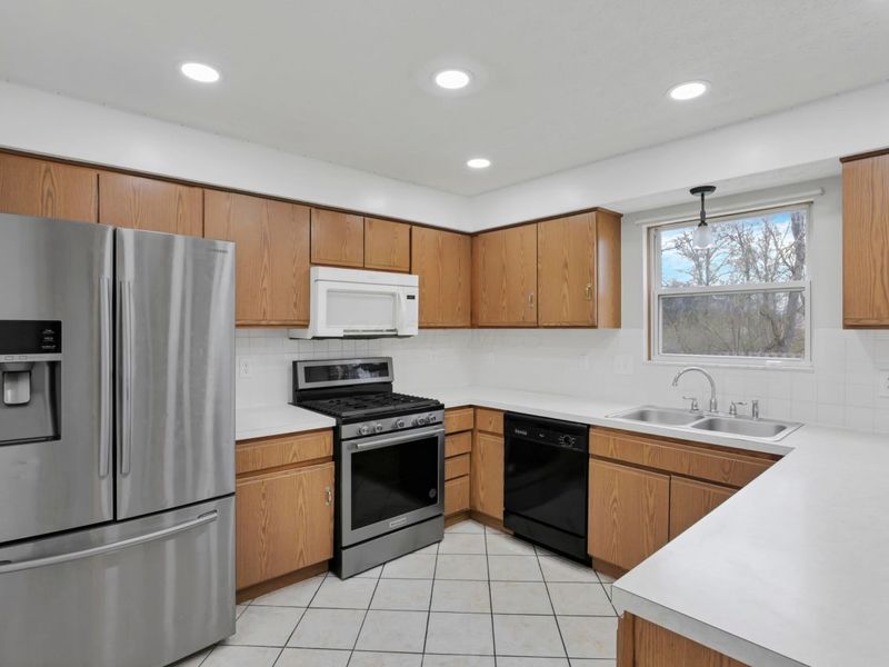 8992 Trinity Circle, Reynoldsburg, OH 43068 Photo 16