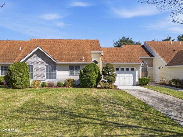 1213 Lindera Plz, Unit 213B, Monroe, NJ 08831