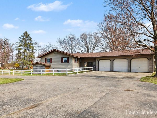 1206 Woodland Drive, Wayland, MI 49348