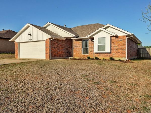 1909 Cimarron Trail, Choctaw, OK 73020