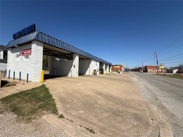 200 S Muskogee Avenue , Okmulgee, OK 74447