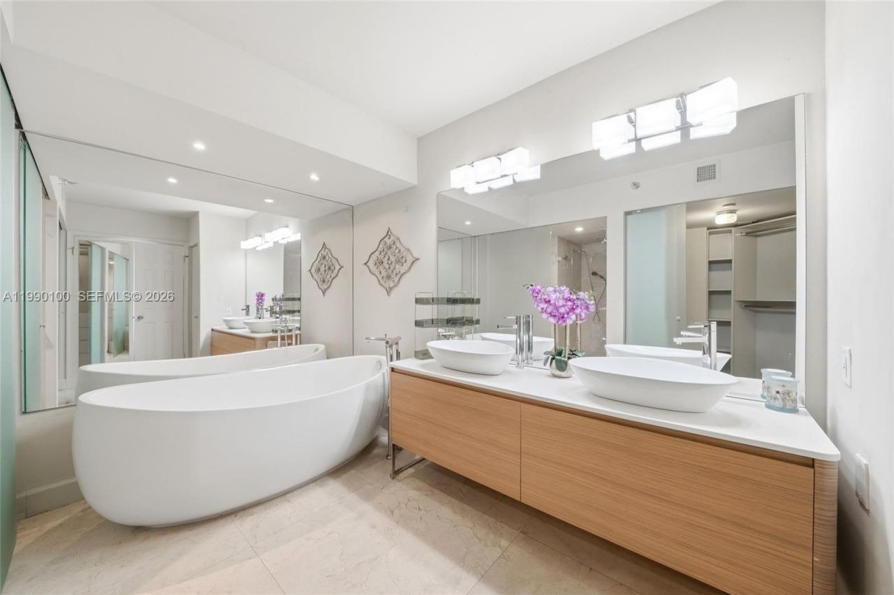 3530 Mystic Pointe Dr , Unit 1714, Aventura, FL 33180 Photo