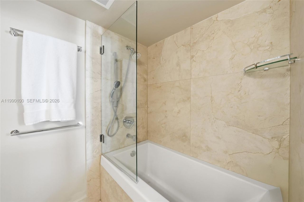 3530 Mystic Pointe Dr , Unit 1714, Aventura, FL 33180 Photo