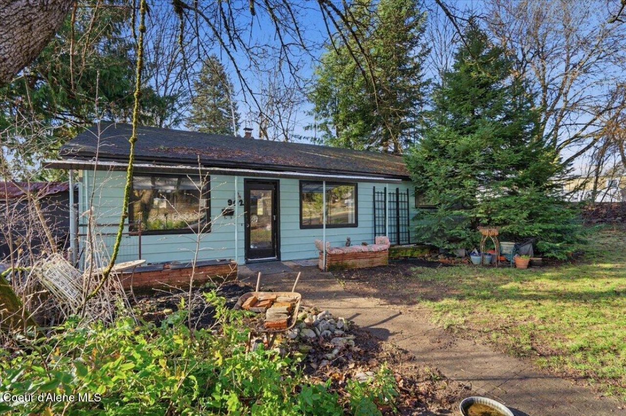 902 E Hastings Ave, Coeur d Alene, ID 83814 Main Photo