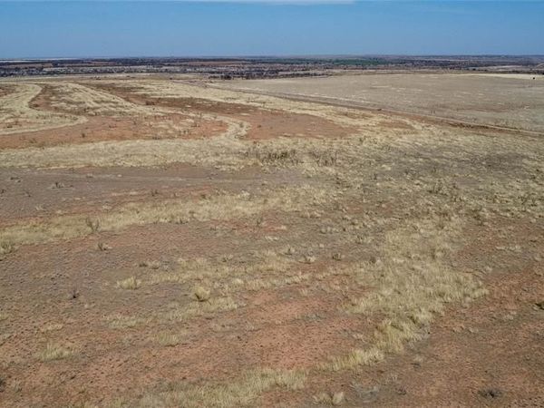 E 18635-18899 E County Rd Roads, Eldorado, OK 73537