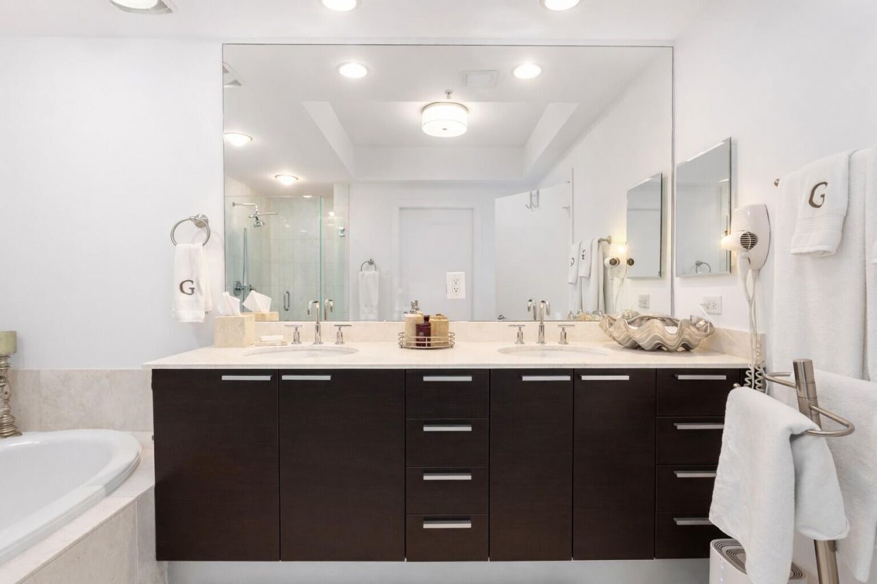 3535 S Ocean Drive, Unit 402, Hollywood, FL 33019 Photo