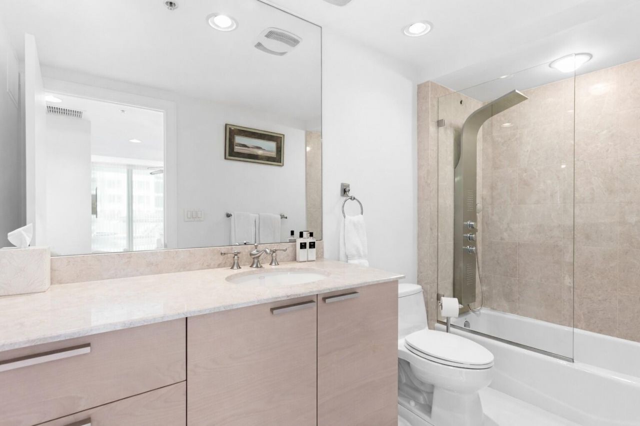 3535 S Ocean Drive, Unit 402, Hollywood, FL 33019 Photo