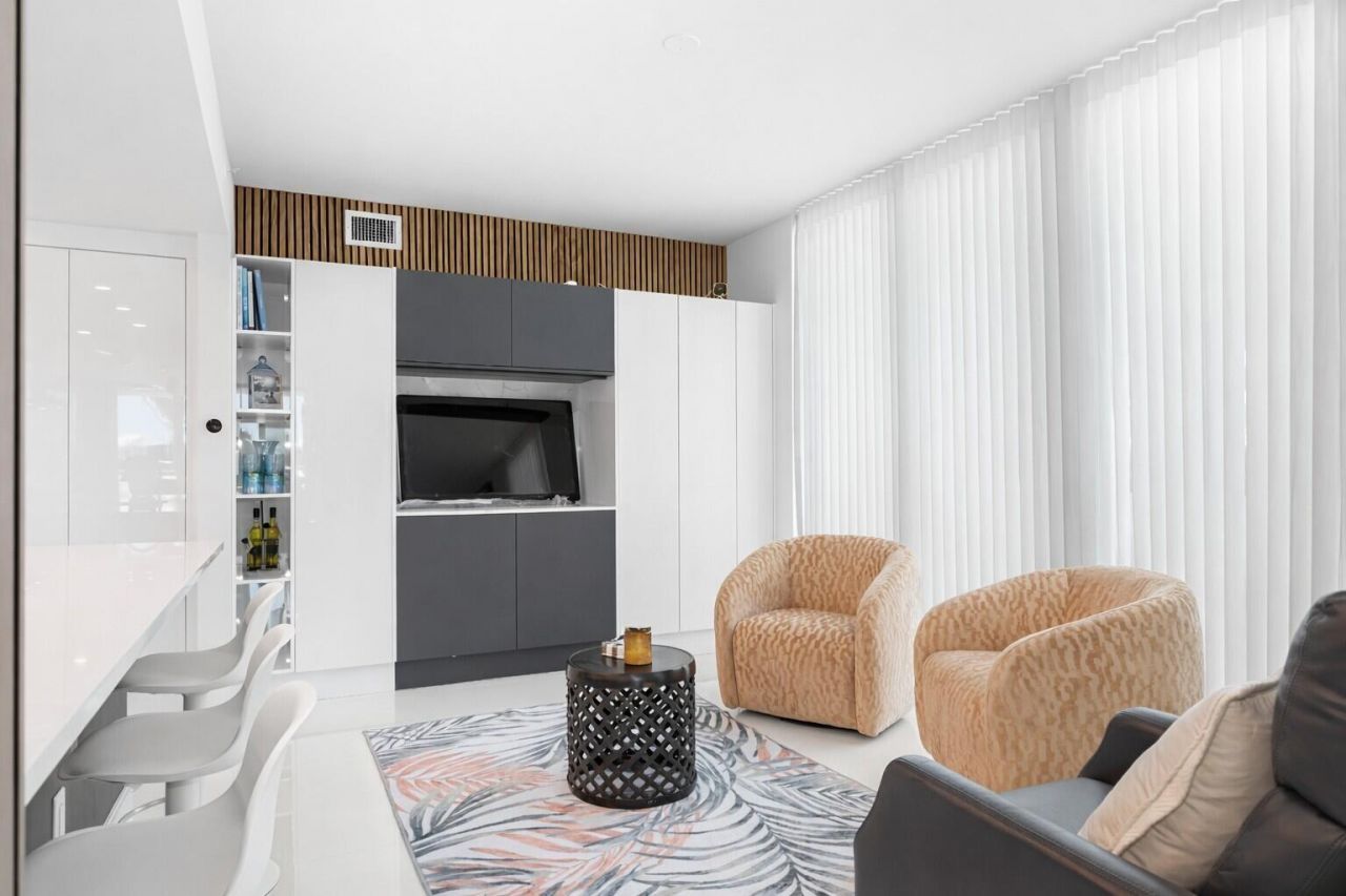 3535 S Ocean Drive, Unit 402, Hollywood, FL 33019 Photo