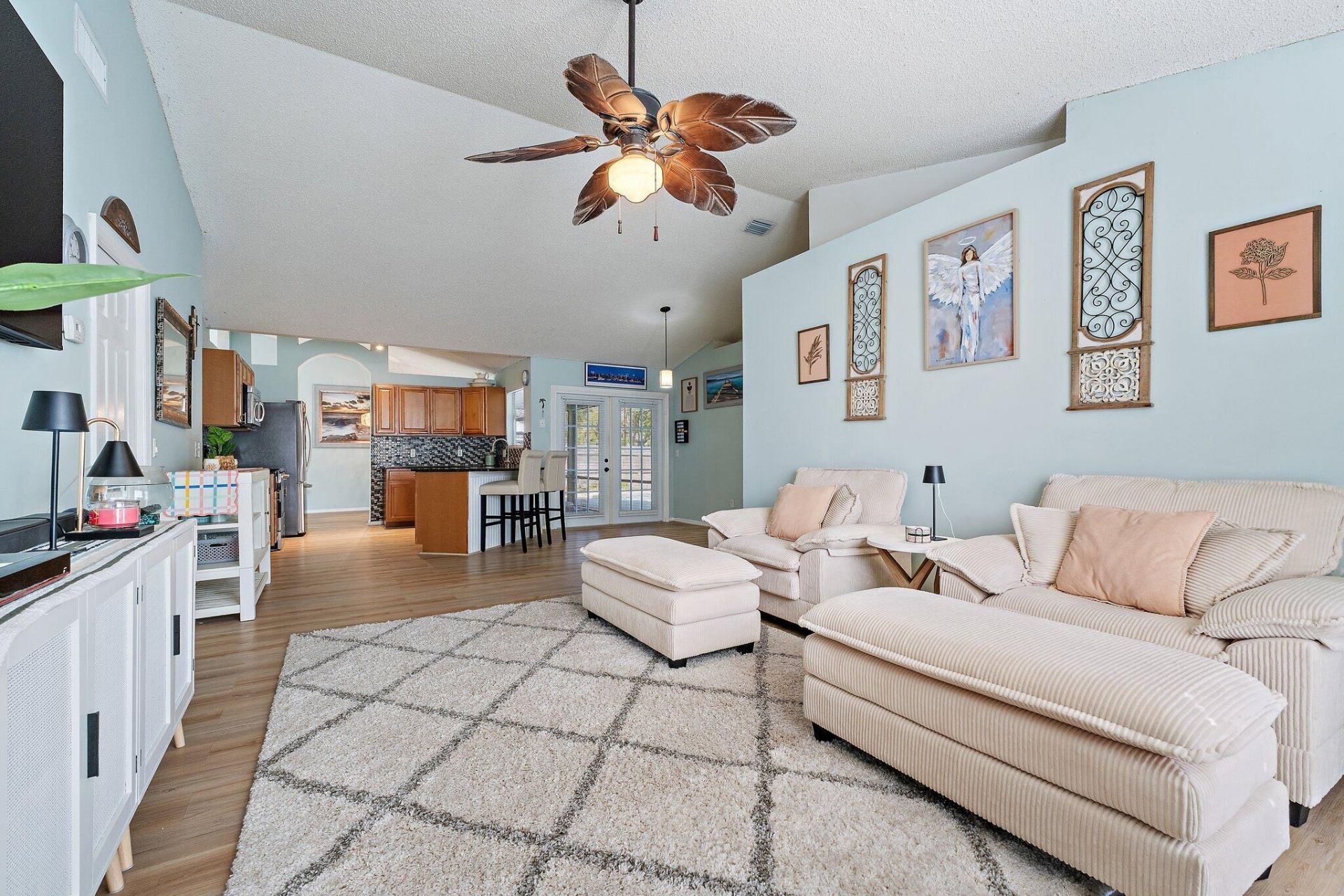 921 NE Zebrina Senda, Jensen Beach, FL 34957 Photo