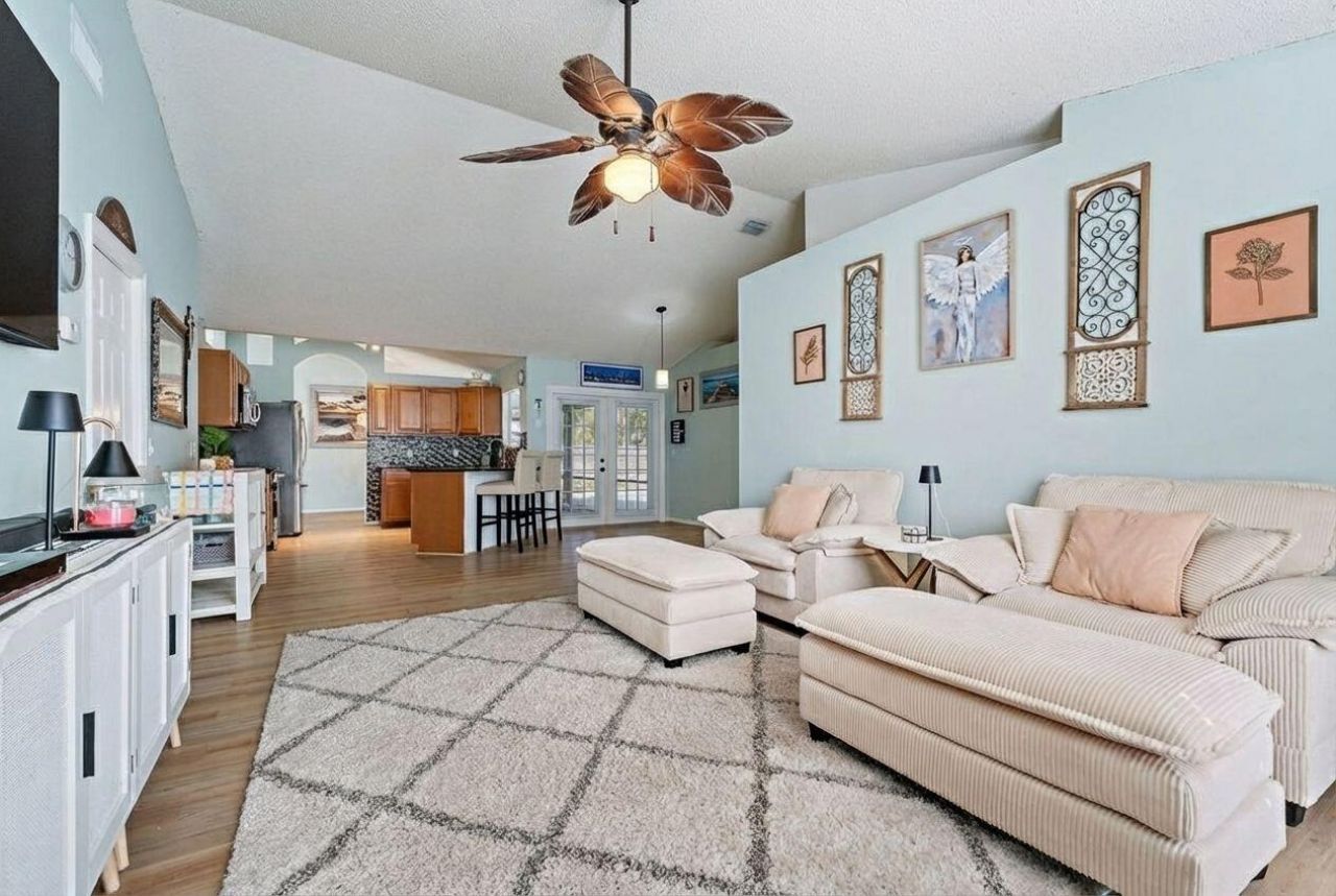 921 NE Zebrina Senda, Jensen Beach, FL 34957 Photo