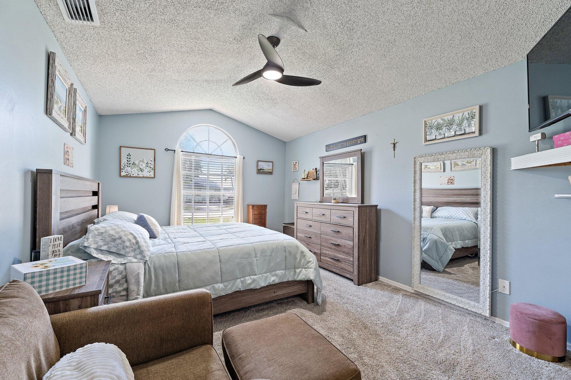 921 NE Zebrina Senda, Jensen Beach, FL 34957 Photo