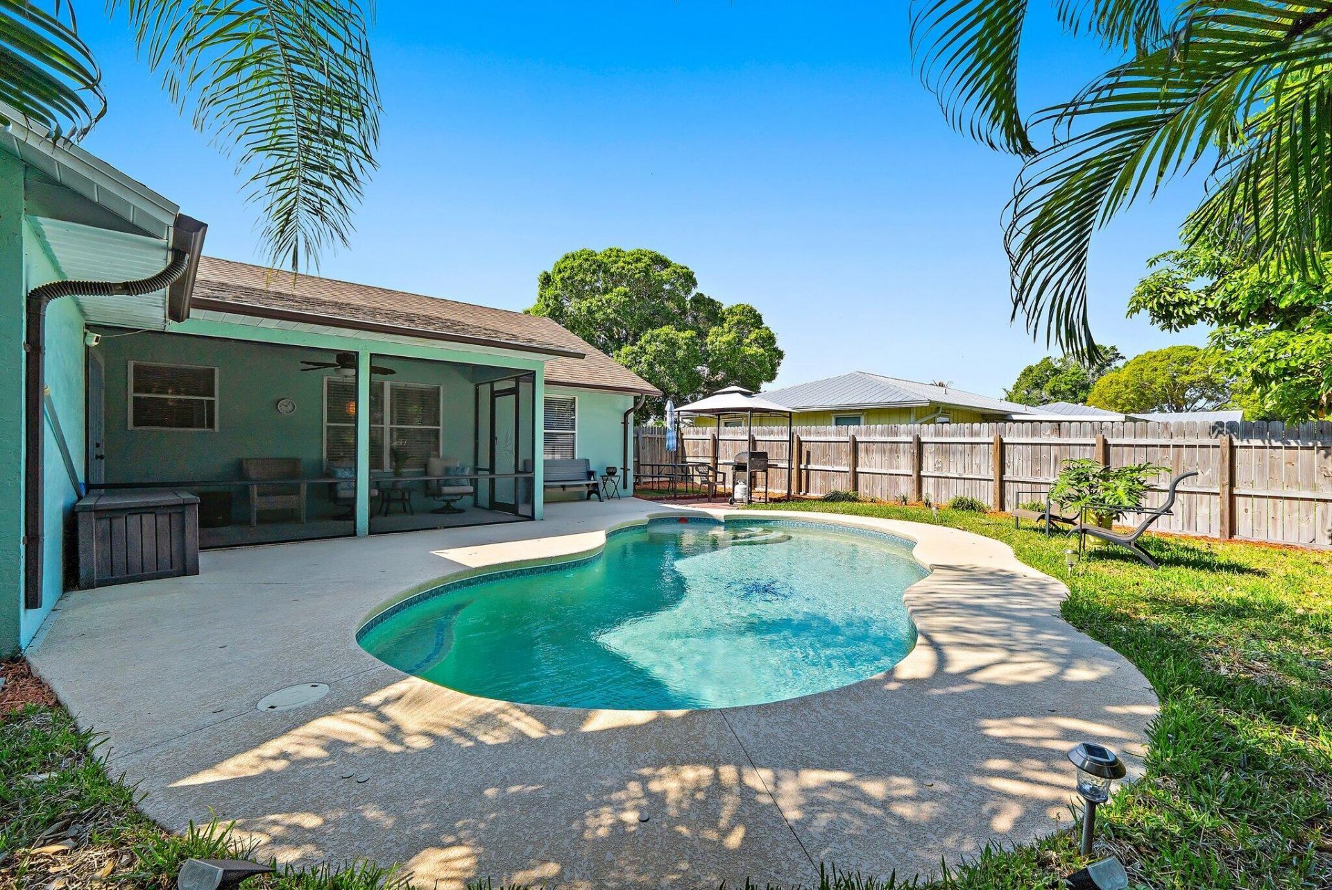 921 NE Zebrina Senda, Jensen Beach, FL 34957 Photo