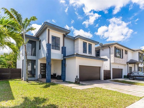 16058 SW 136th Way, Miami, FL 33196