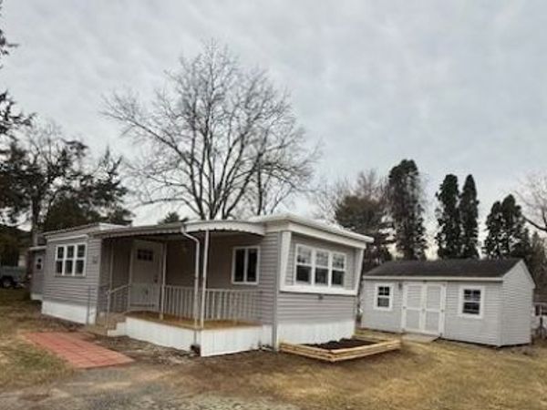 28 Riverview Circle, Brimfield, MA 01010