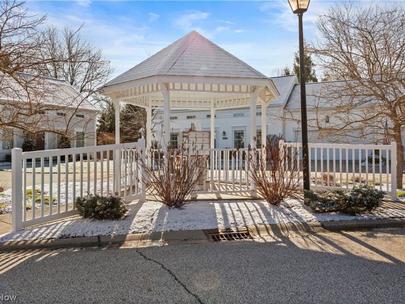 10248 Brighton Circle, Twinsburg, OH 44087 Photo 3