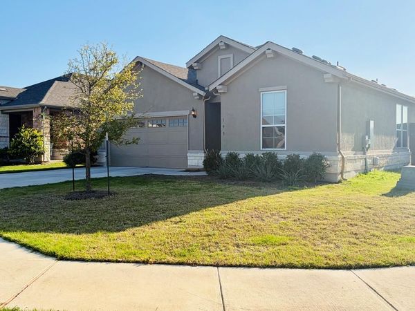 193 Slenderleaf DR, Marble Falls, TX 78654